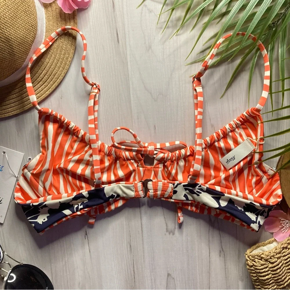 Maaji β’ Reversible Jade Floral Animal Print Ruched Underwire Bikini Top - Picture 9 of 11